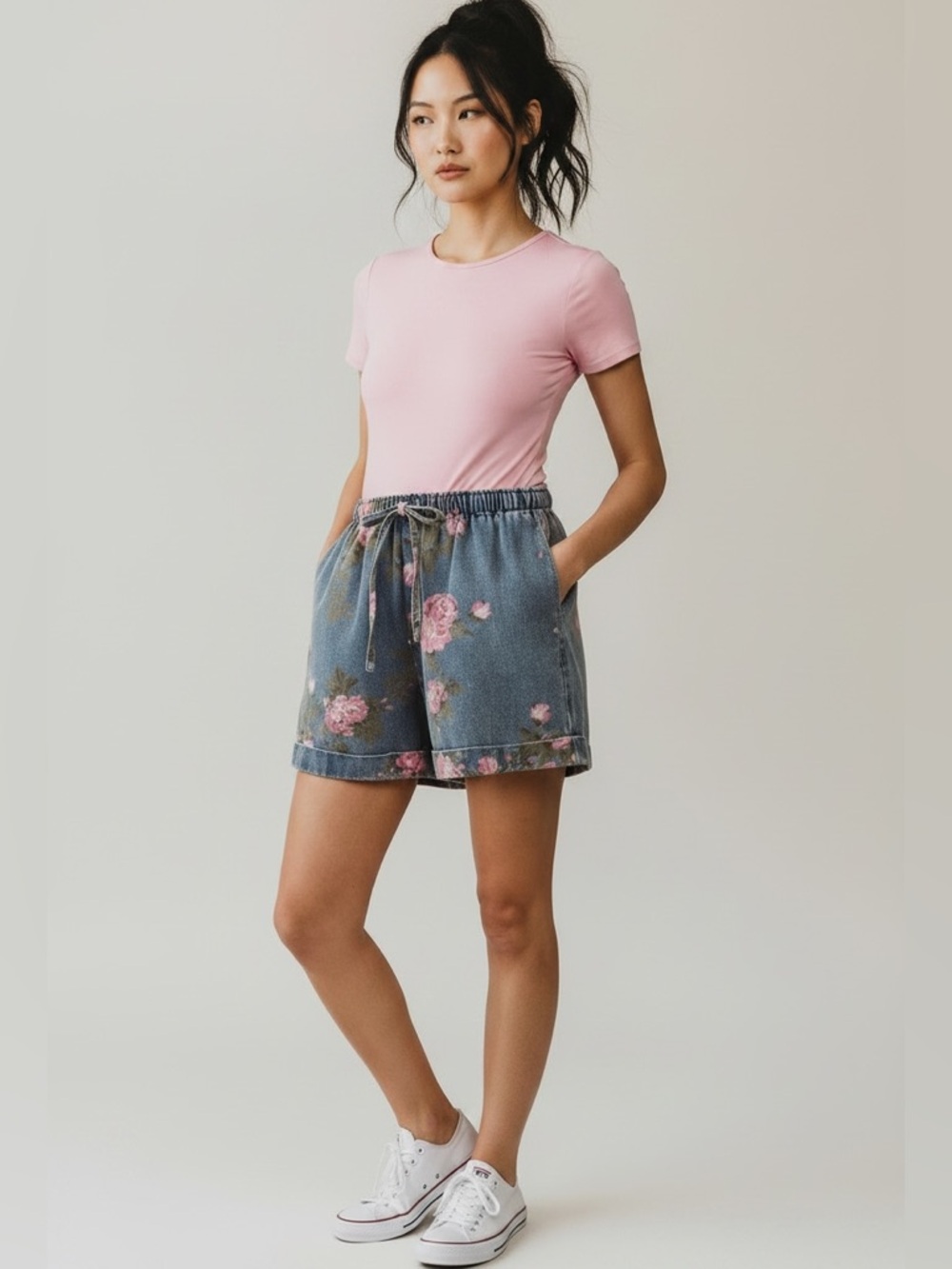 084. FLORAL PRINTED DENIM SHORTS